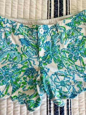 Lilly Pulitzer Floral Scallop-Hem Shorts in Blue & Green